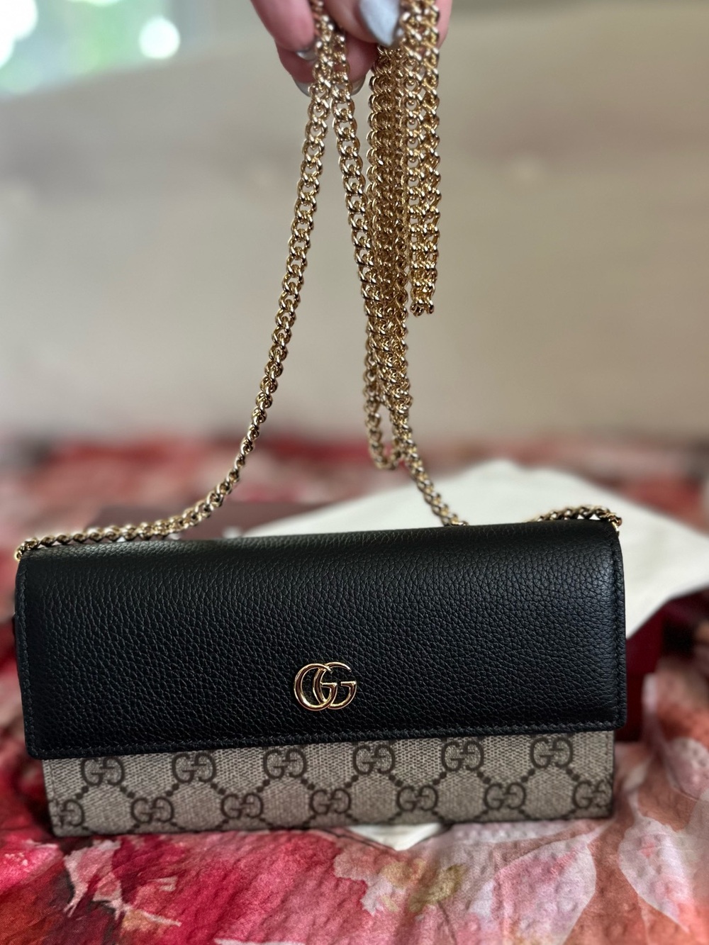 Gucci GG Wallet on a Chain Tan & Black Size Closed: 7.5'W × 4'H - Picture 6 of 11